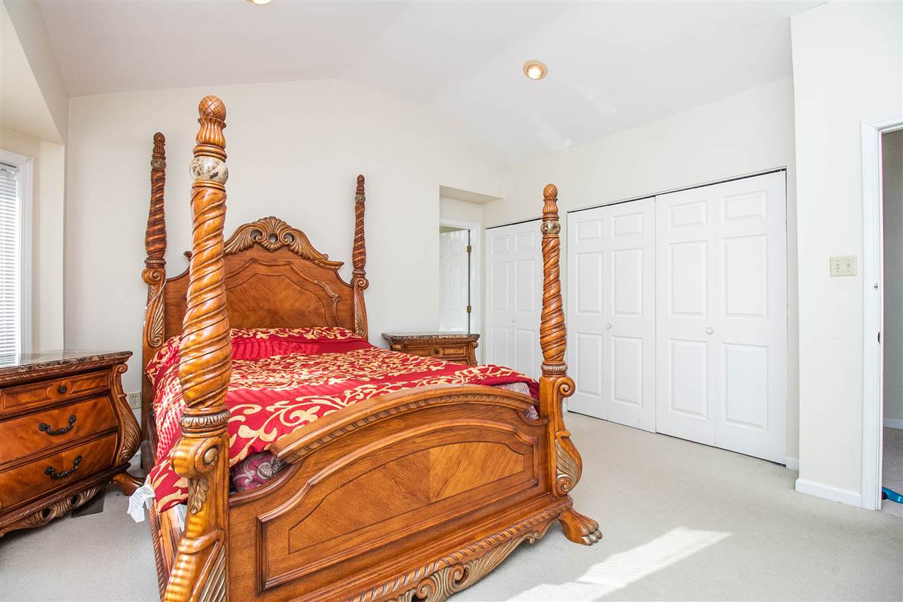 2090 Oakcrest Road Sterling Heights, MI 48310 - Photo 28 of 61 50031819-27.JPG
