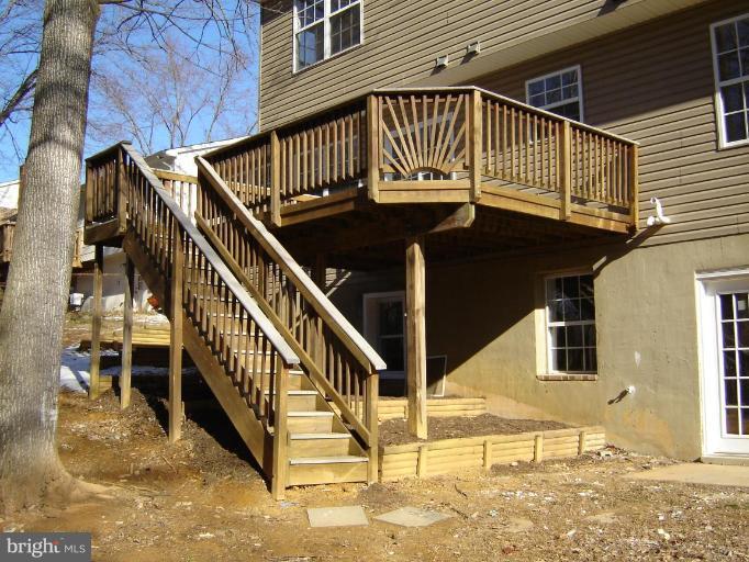 13512 Delaney Road Woodbridge, VA 22193 - Photo 7 of 8 Deck