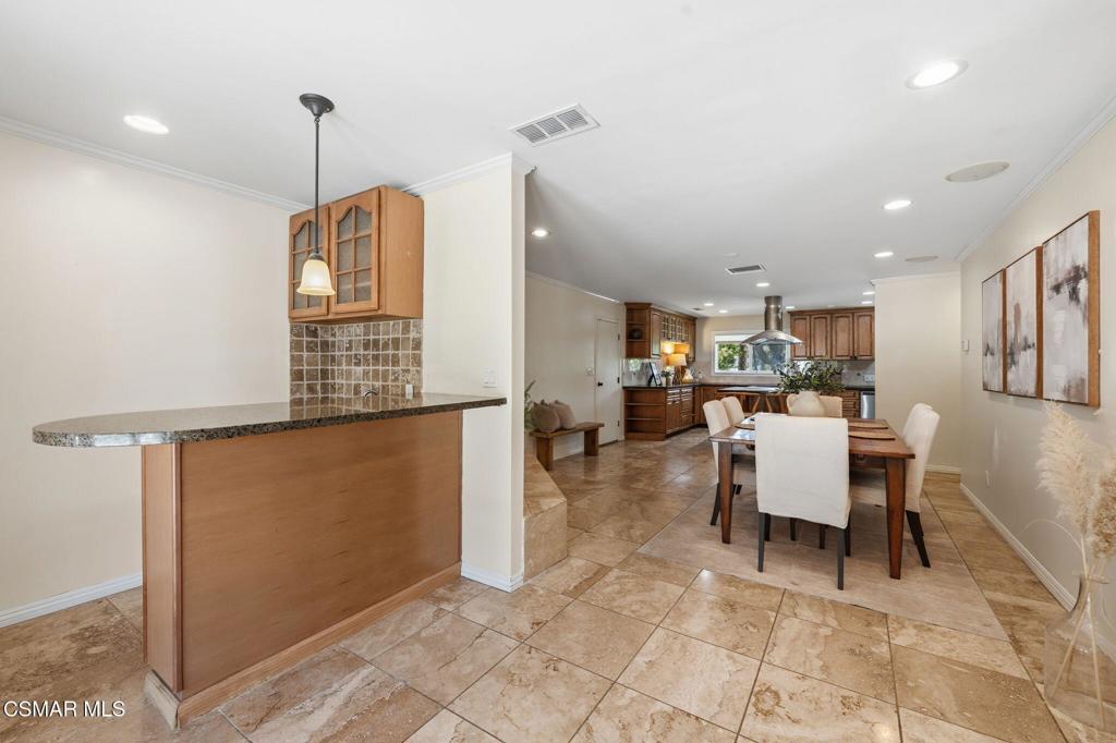 897 Old Farm Road Thousand Oaks, CA 91360 - Photo 15 of 35