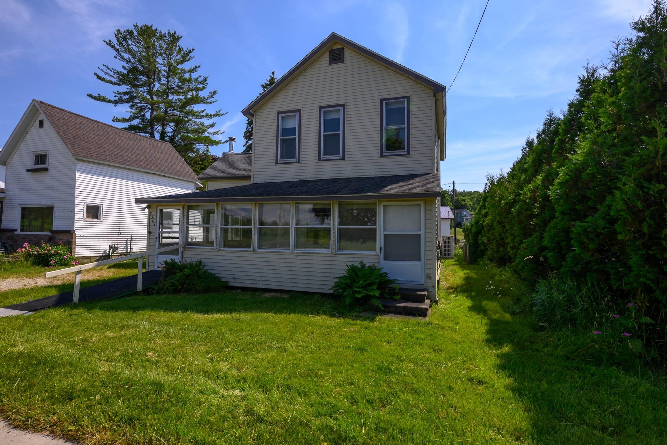 7301 Clark Beulah, MI 49617 - Photo 6 of 32