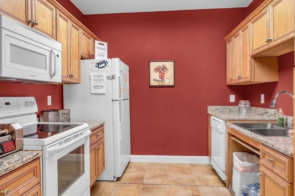 $442,900 | 1117 Emerald Court, Unit 1117, Tewksbury, MA 01876