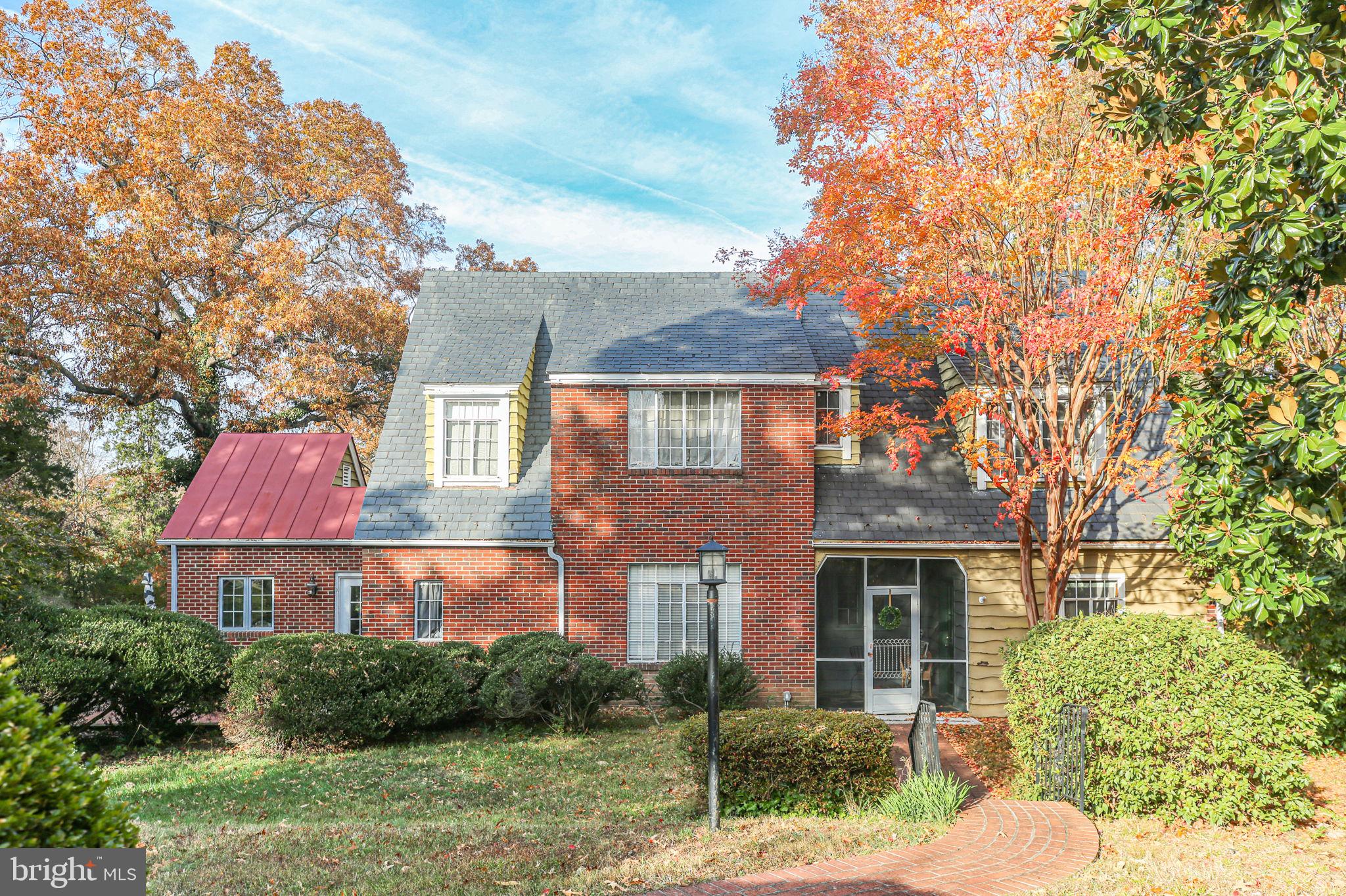 1717 Highland Road Fredericksburg, VA 22401 - Photo 28 of 40 a front view of a house with yard