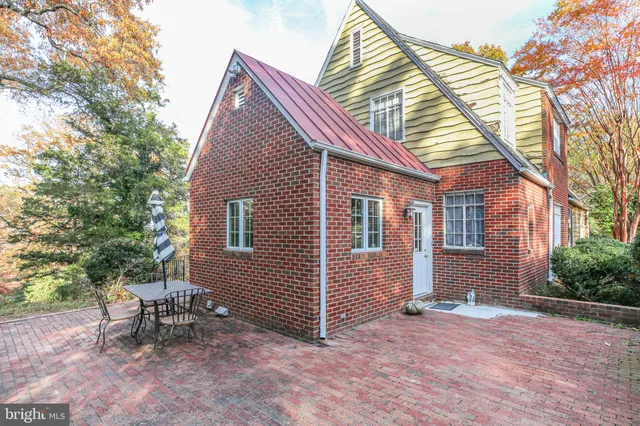 $669,900 | 1717 Highland Road, Fredericksburg, VA 22401