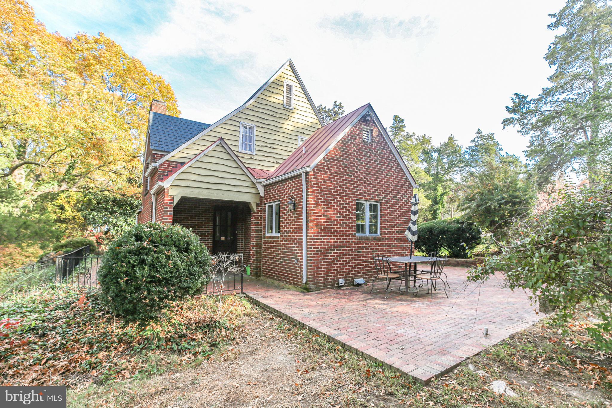 1717 Highland Road Fredericksburg, VA 22401 - Photo 32 of 40 a front view of a house with garden