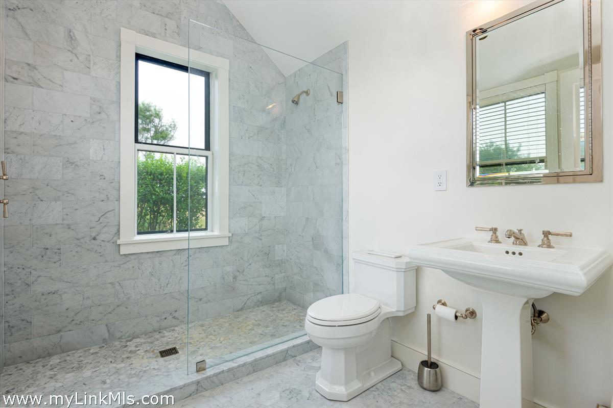 105 Low Beach Road Nantucket, MA 02554 - Photo 18 of 45
