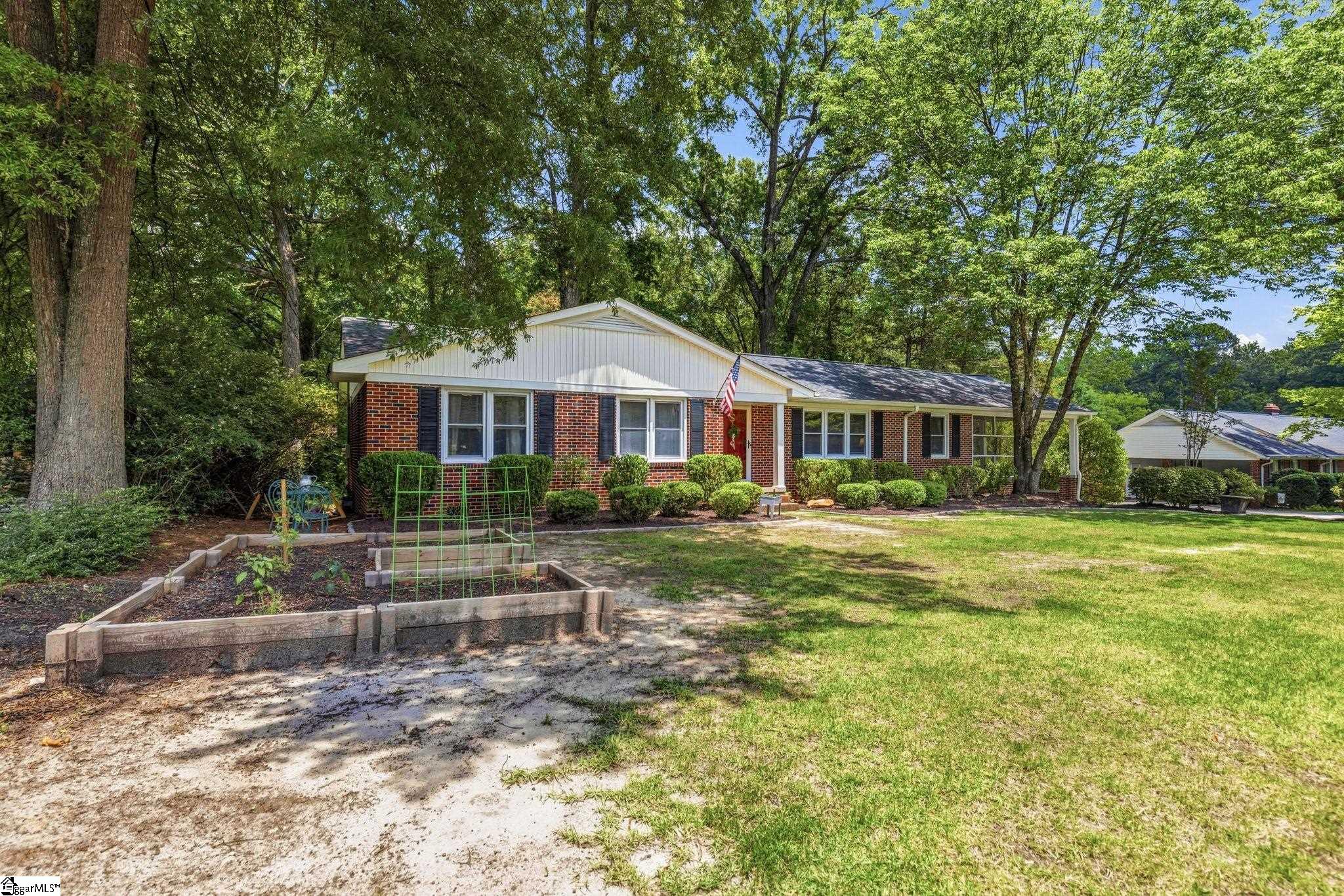 803 Calvert Avenue Clinton, SC 29325 - Photo 34 of 36