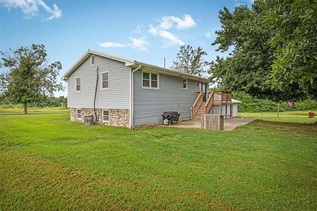 6527 Southeast Smith Road Cameron, MO 64429 - Photo 11 of 48