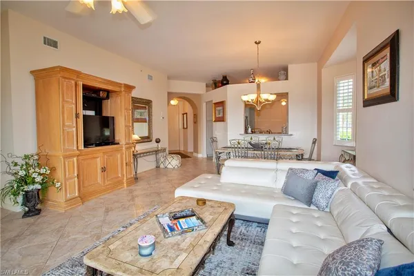 $10,000 | 825 Bentwater Circle, Unit 101, Naples, FL 34108
