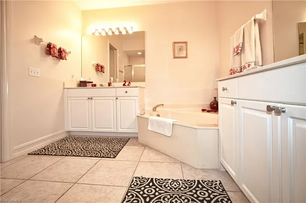 $10,000 | 825 Bentwater Circle, Unit 101, Naples, FL 34108