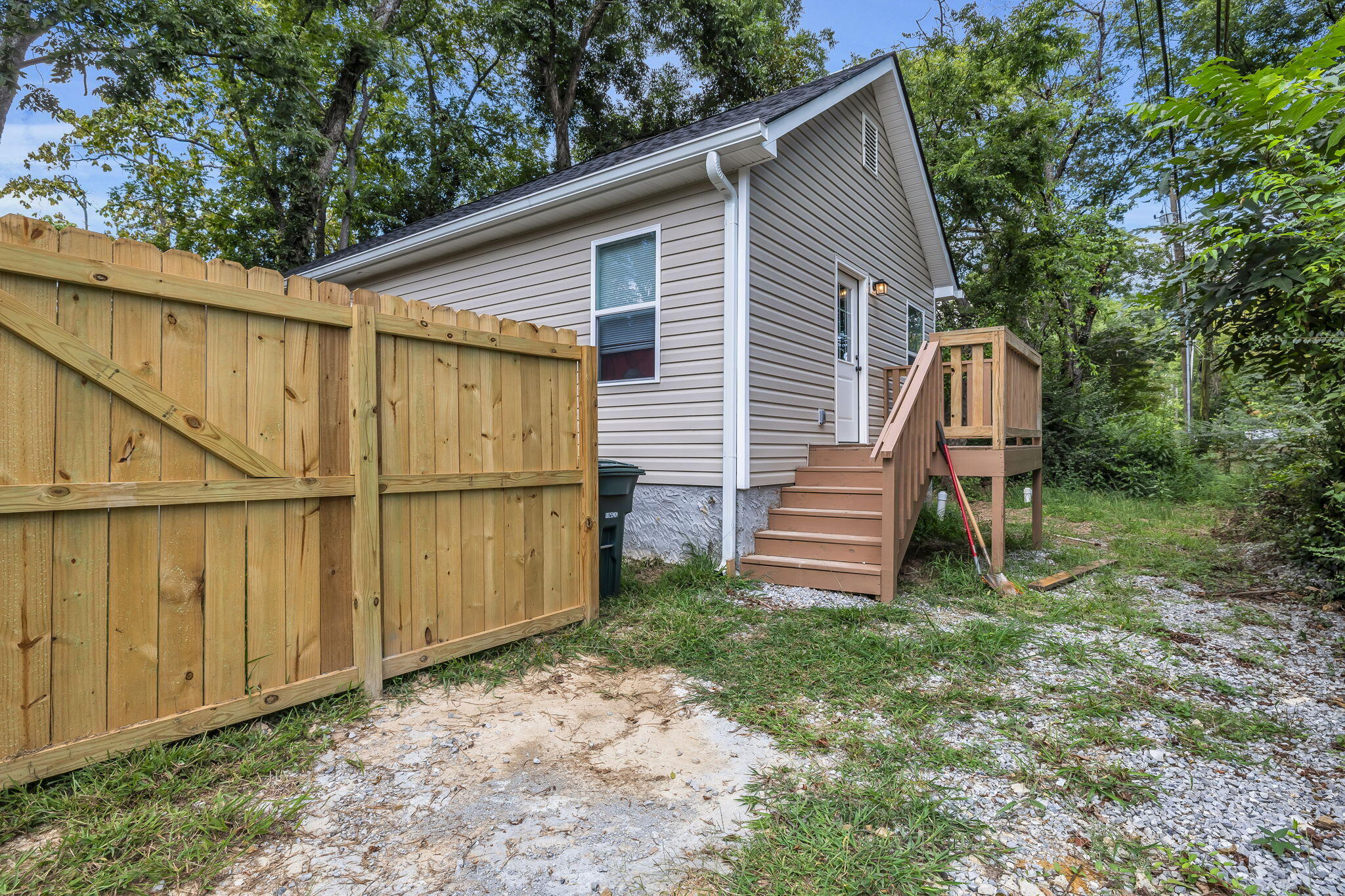 804 North Moore Road Chattanooga, TN 37411 - Photo 3 of 27 5-web-or-mls-804 N Moore-ave
