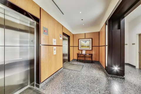$399,900 | 160 East Illinois Street, Unit 1005, Chicago, IL 60611