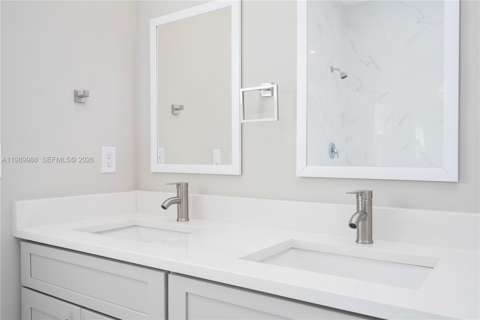 7916 Granada Road Sebring, FL 33876 - Photo 48 of 60 a bathroom with a sink and a mirror