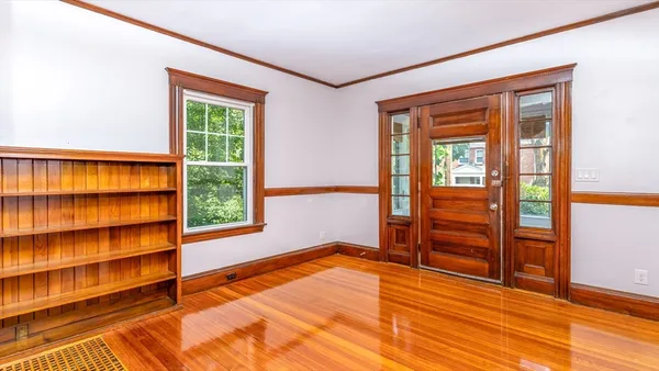 $5,500 | 12 Summer Street, Unit 12, Waltham, MA 02452