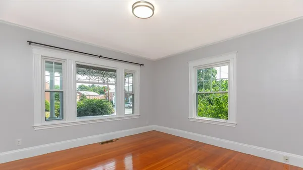 $5,500 | 12 Summer Street, Unit 12, Waltham, MA 02452