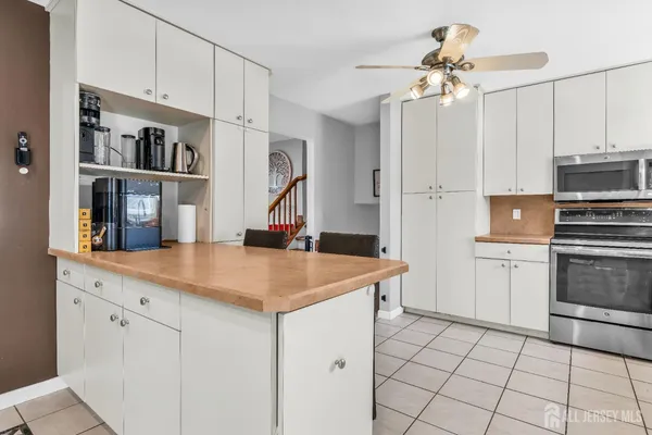 $748,000 | 15 Rosewood Lane, Monroe Township, NJ 08831
