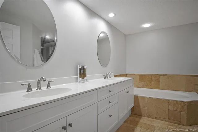 $549,000 | 411 Northeast Plantation Road, Unit 517, Stuart, FL 34996