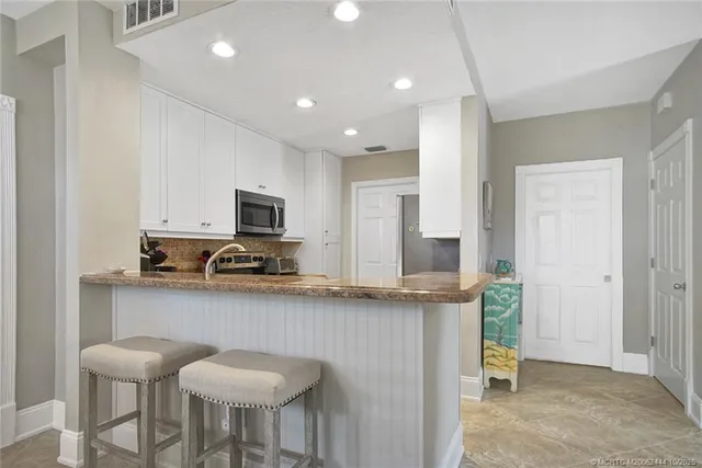 $549,000 | 411 Northeast Plantation Road, Unit 517, Stuart, FL 34996