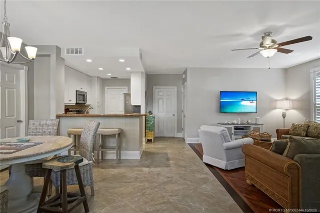 $549,000 | 411 Northeast Plantation Road, Unit 517, Stuart, FL 34996