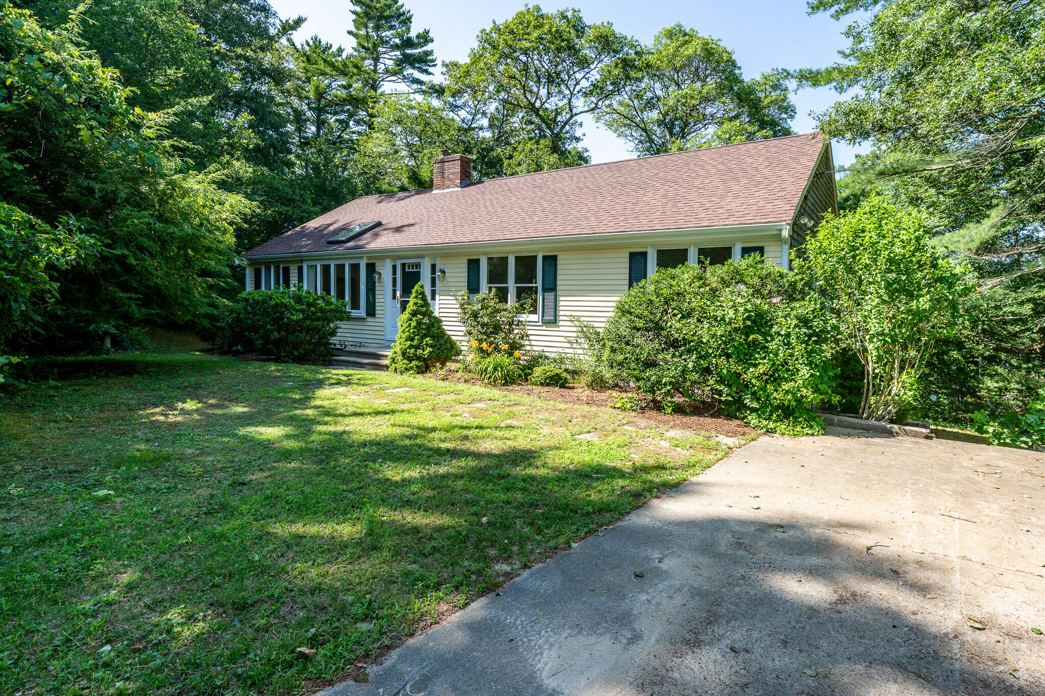 100 Farmersville Road Sandwich, MA 02563 - Photo 4 of 35 front2