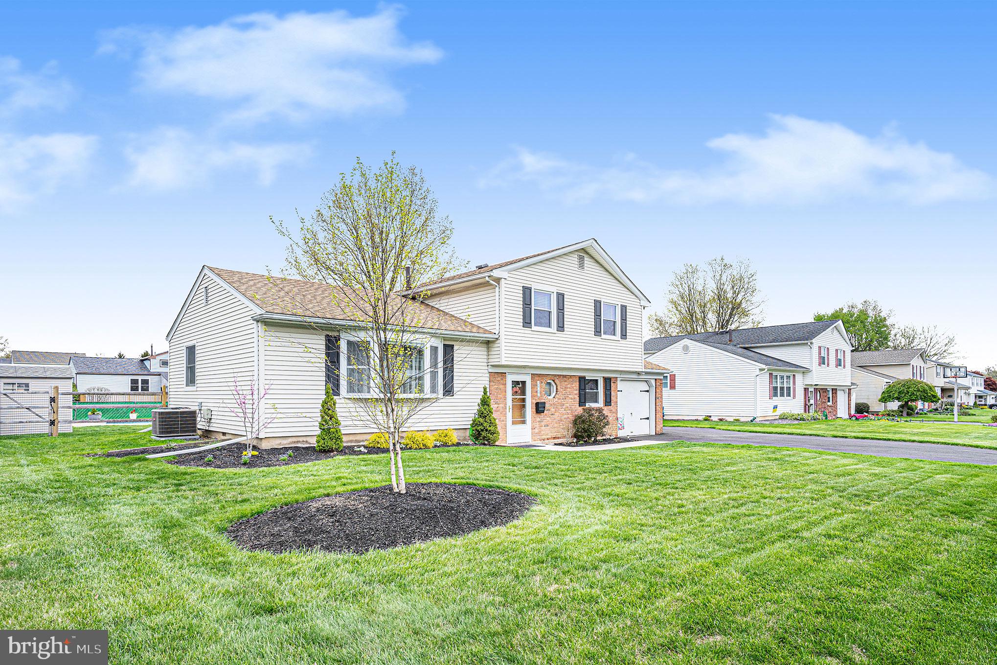 1567 Deer Run Road Warminster, PA 18974 - Photo 2 of 32 Gallery Image 2