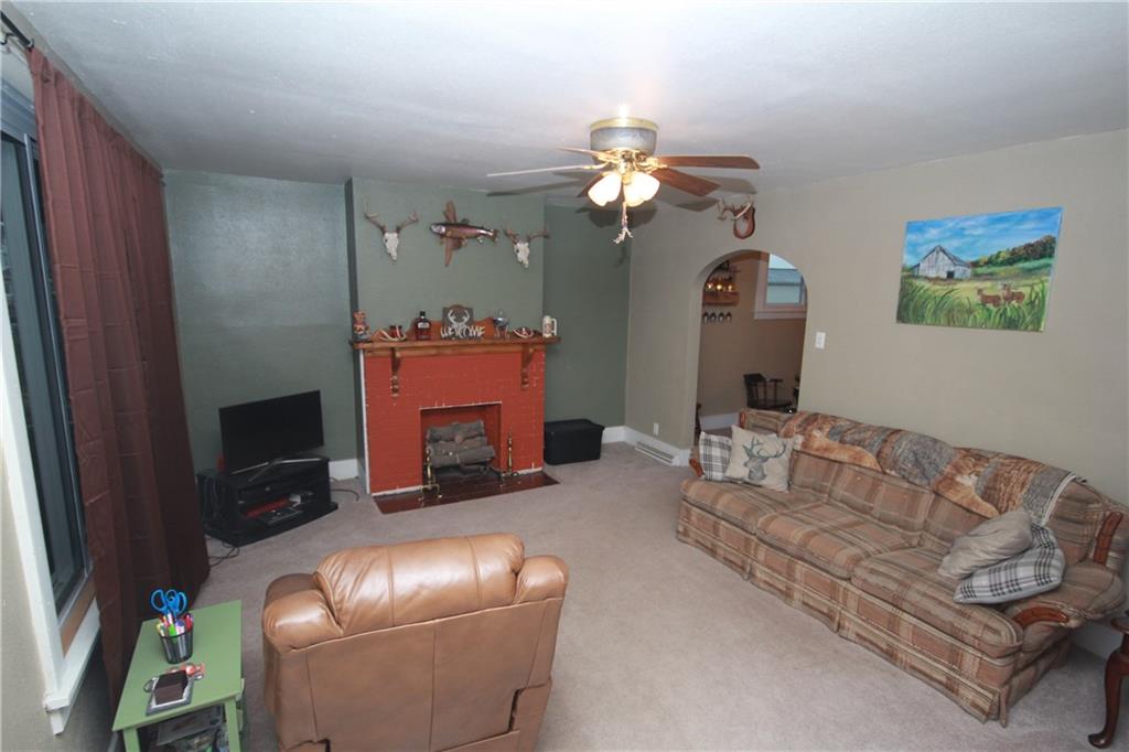932 Roup Avenue Brackenridge, PA 15014 - Photo 3 of 16 Gallery Image 3