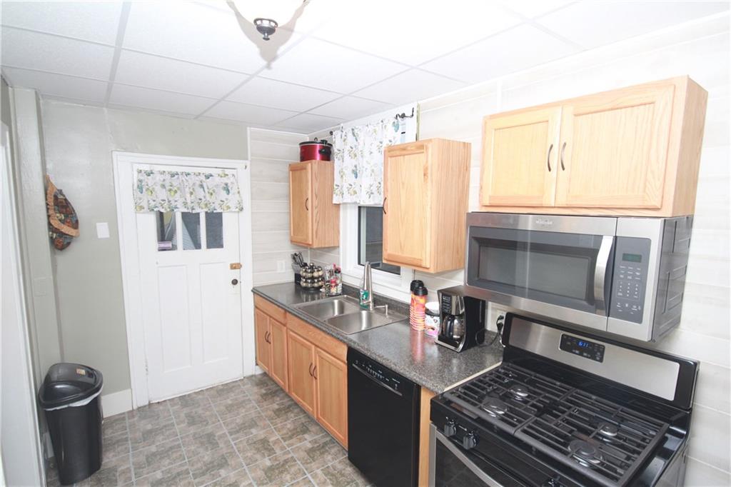 932 Roup Avenue Brackenridge, PA 15014 - Photo 8 of 16 Gallery Image 8