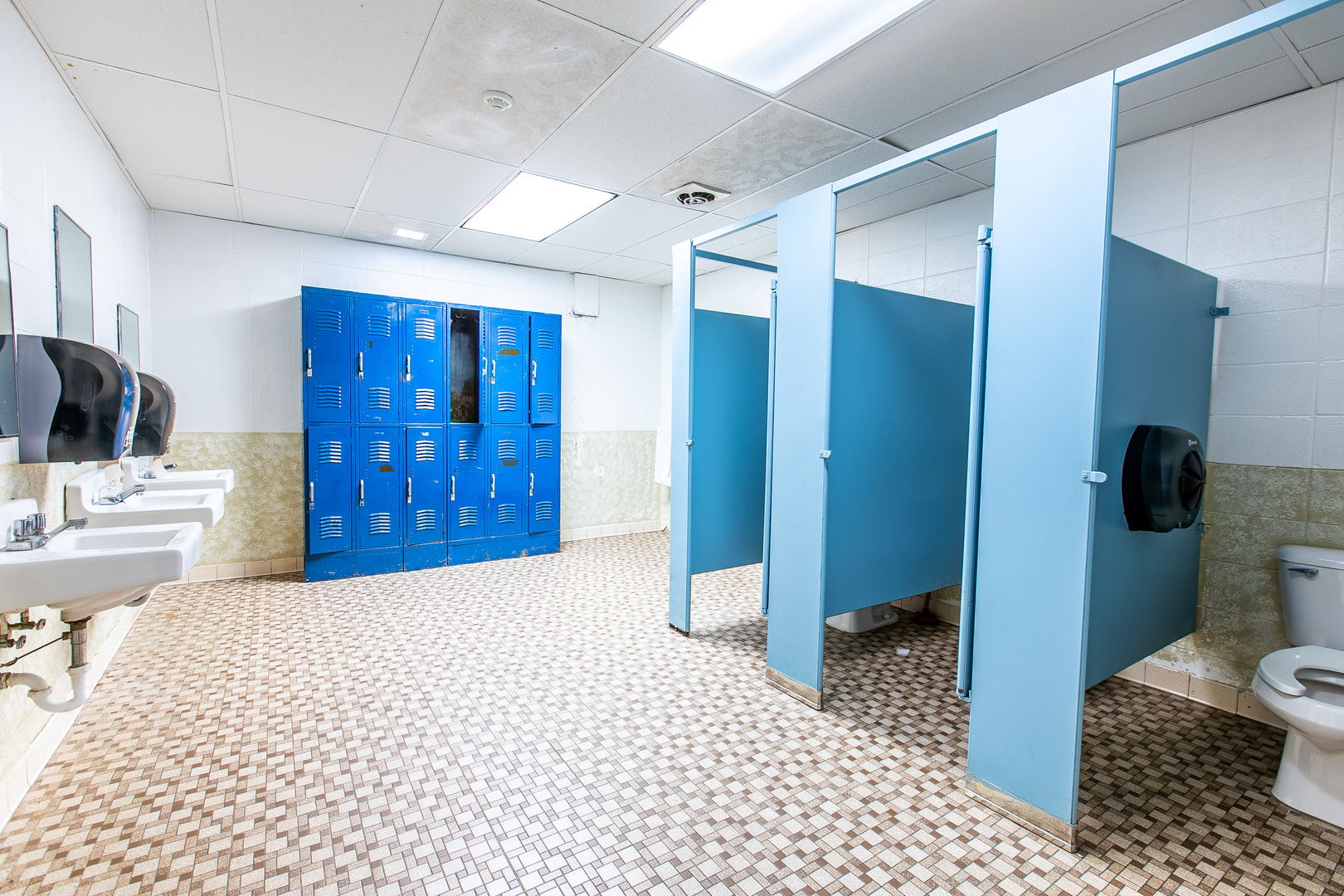 1275 Main Street Antioch, IL 60002 - Photo 19 of 29 a bathroom with a sink toilet and shower