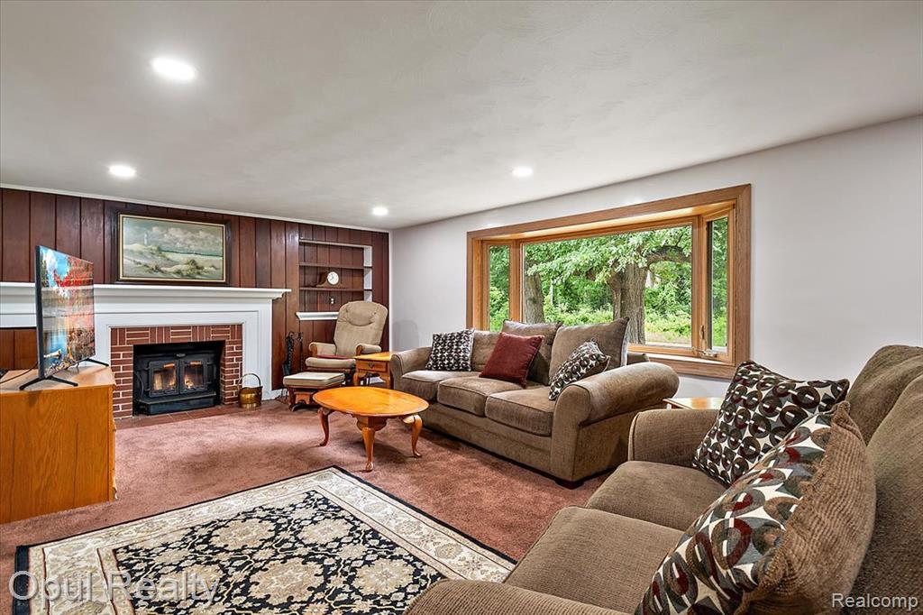 11735 Tuttle Hill Road Milan, MI 48160 - Photo 13 of 58