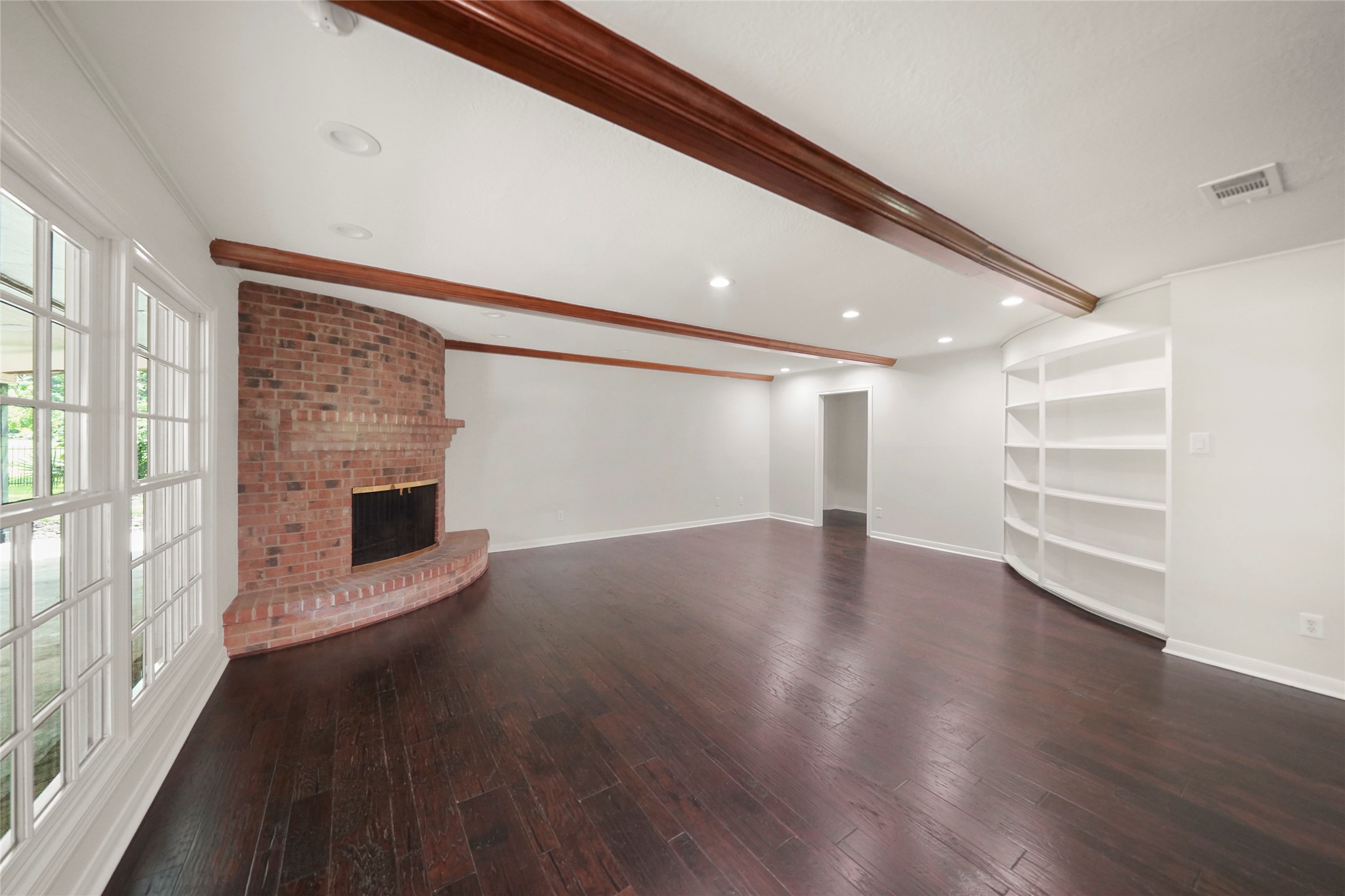 14443 Lyric Road Conroe, TX 77302 - Photo 17 of 49 Family room