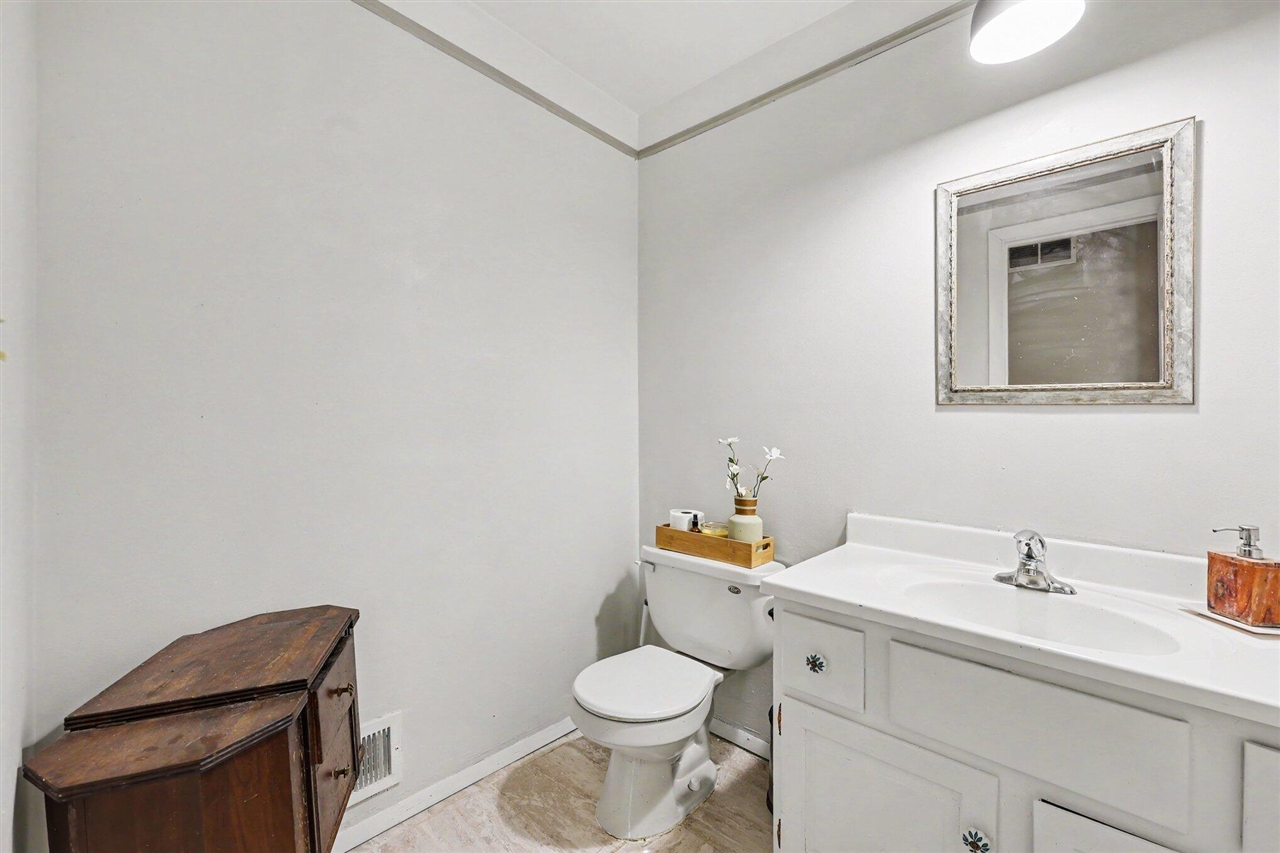 2813 Brookside Boulevard Jackson, MI 49203 - Photo 29 of 45
