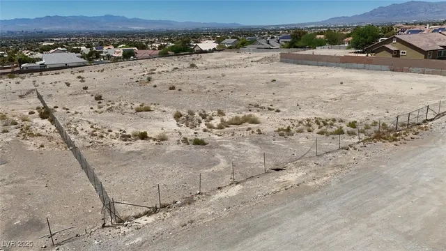 $295,000 | 255 Vista Valley Street, Las Vegas, NV 89110