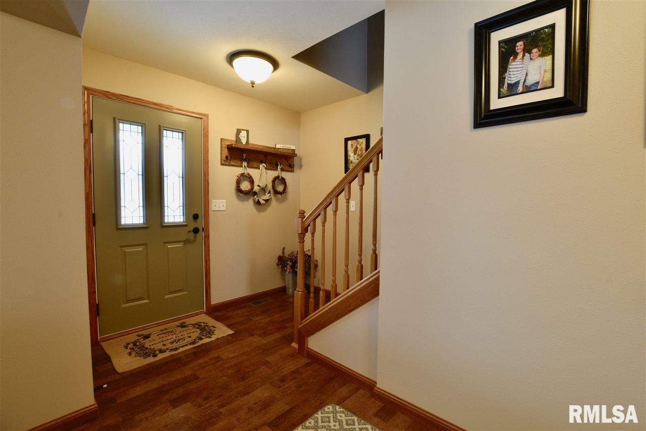 25475 Valley View Road Tremont, IL 61568 - Photo 3 of 36