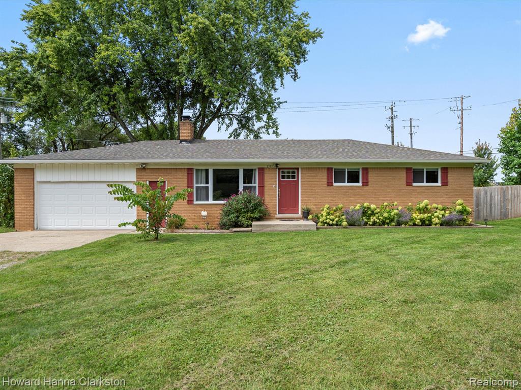 7171 Clintonville Road Clarkston, MI 48348 - Photo 29 of 31
