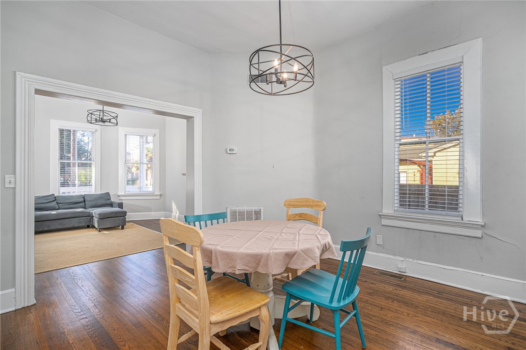 302 East 35th Street Savannah, GA 31401 - Photo 8 of 28