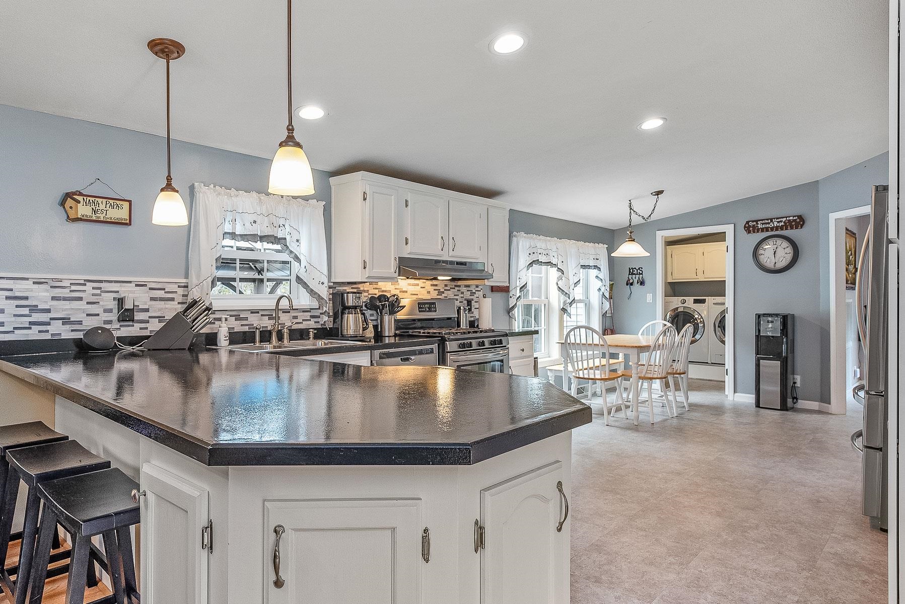 113 Pleasant Street Epping, NH 03042 - Photo 12 of 40