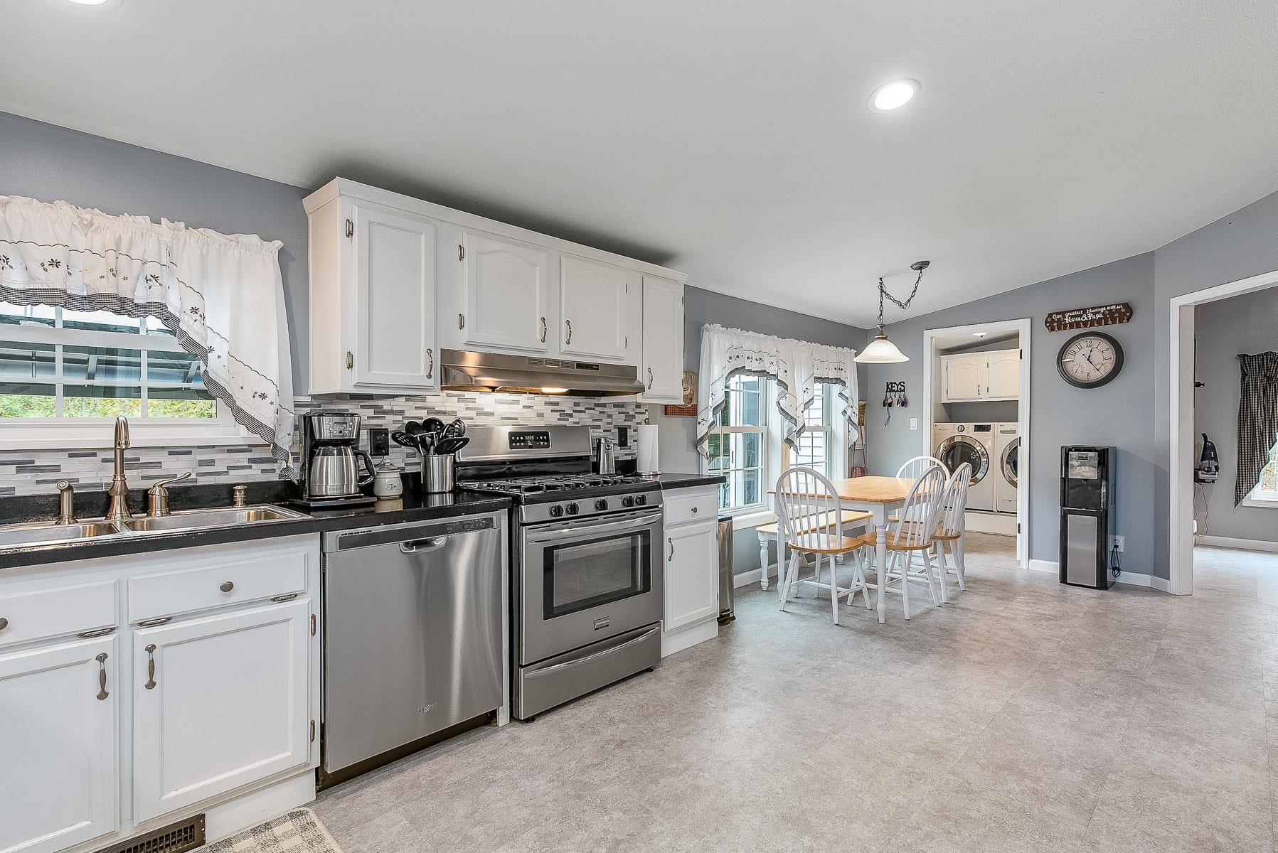 113 Pleasant Street Epping, NH 03042 - Photo 16 of 40