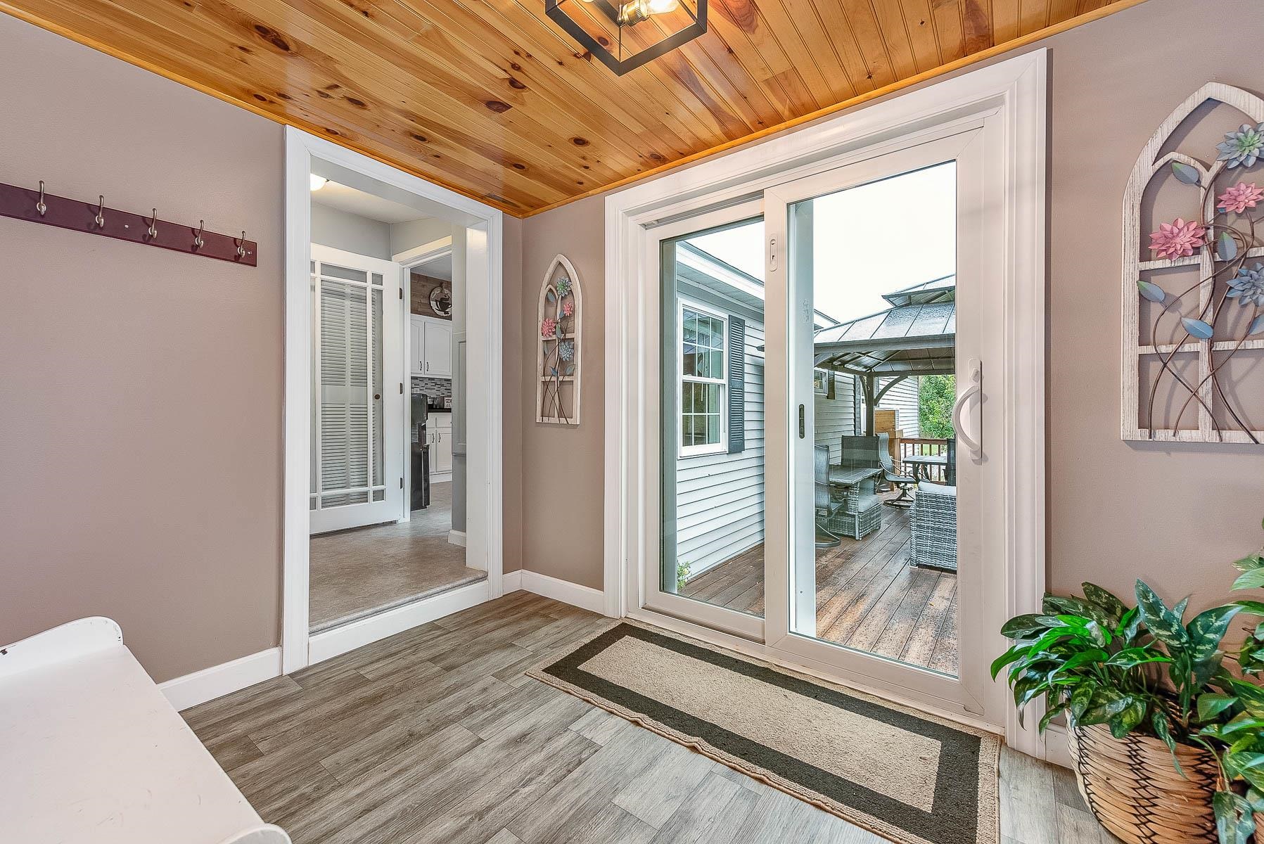 113 Pleasant Street Epping, NH 03042 - Photo 29 of 40