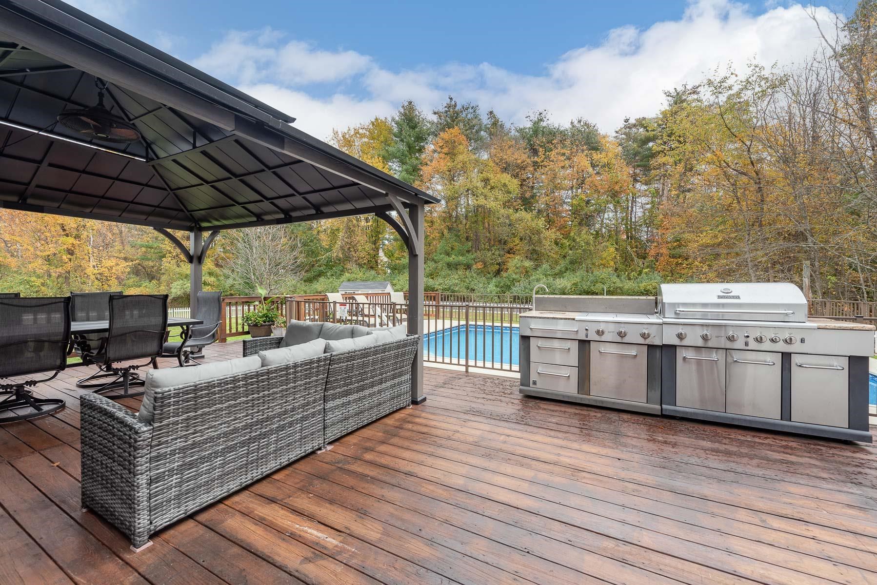 113 Pleasant Street Epping, NH 03042 - Photo 8 of 40