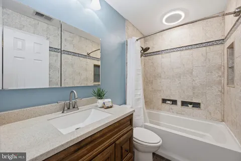$950,000 | 17811 Marble Hill Place, Germantown, MD 20874