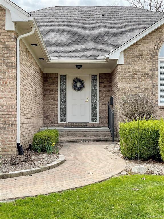 560 Misty Brook Lane Rochester Hills, MI 48307 - Photo 2 of 42