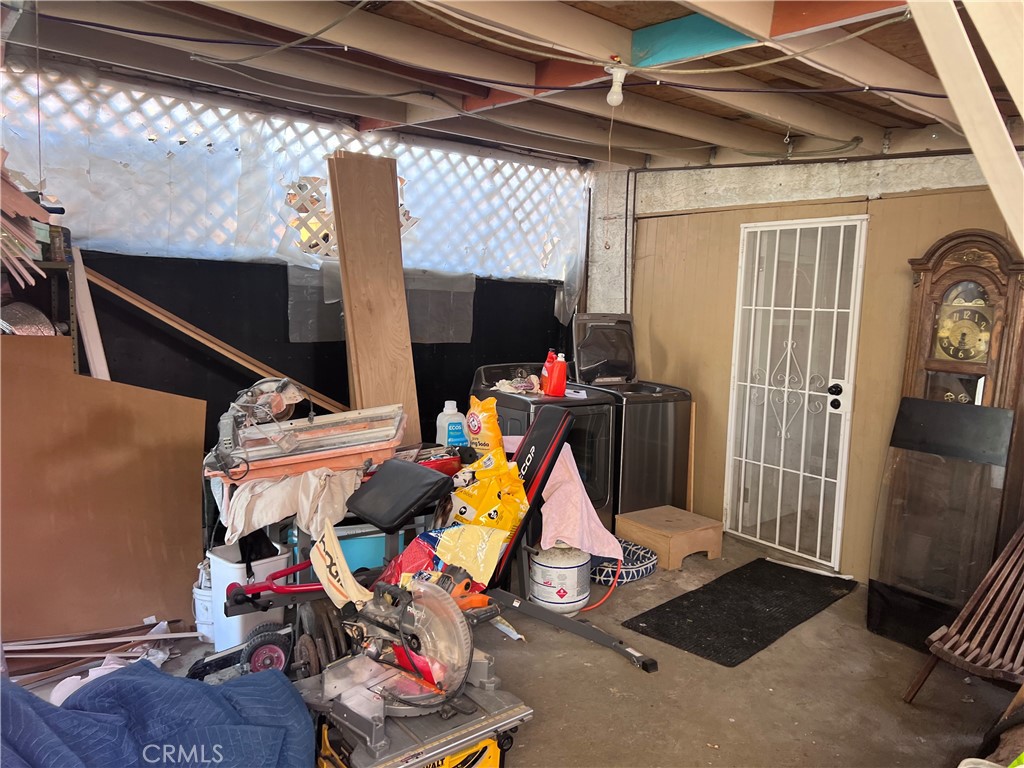 702 North Burris Avenue Compton, CA 90221 - Photo 12 of 17