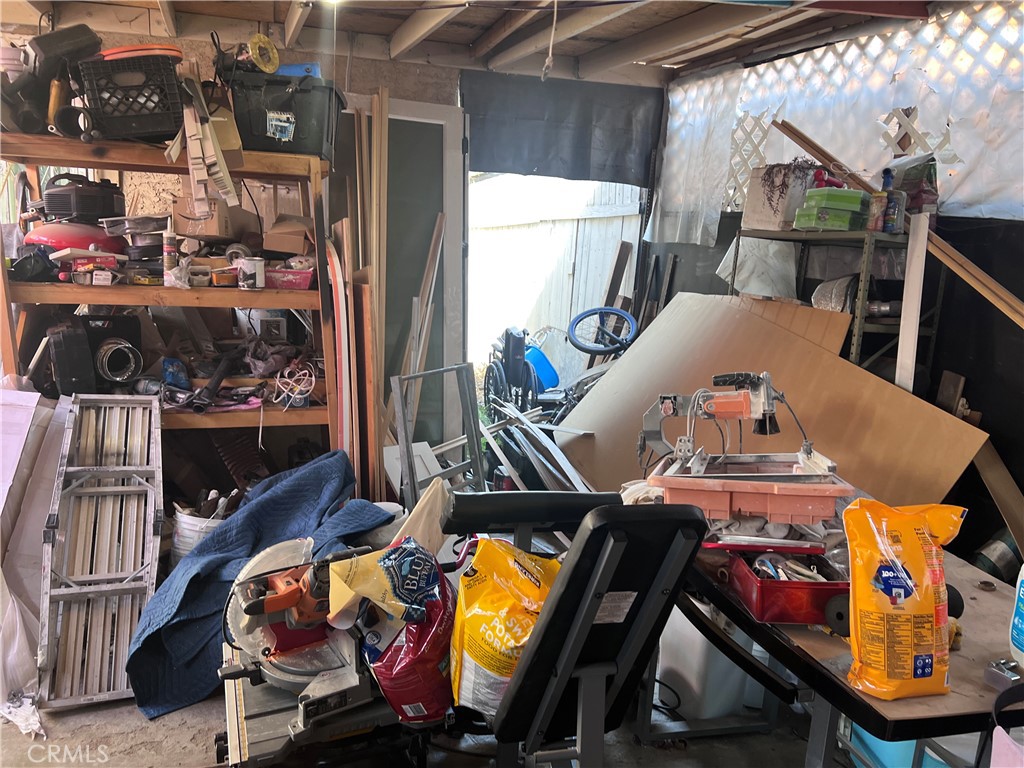 702 North Burris Avenue Compton, CA 90221 - Photo 14 of 17