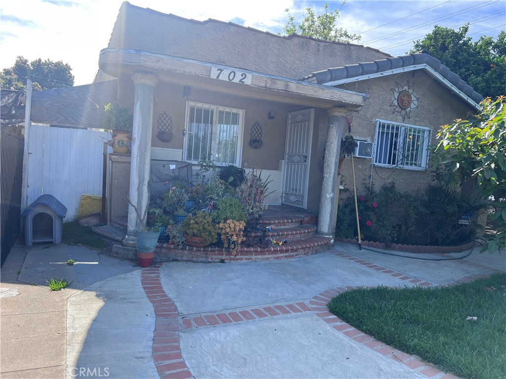 702 North Burris Avenue Compton, CA 90221 - Photo 2 of 17