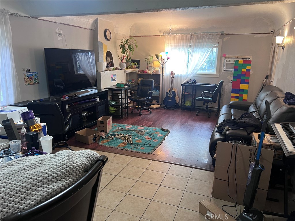 702 North Burris Avenue Compton, CA 90221 - Photo 6 of 17