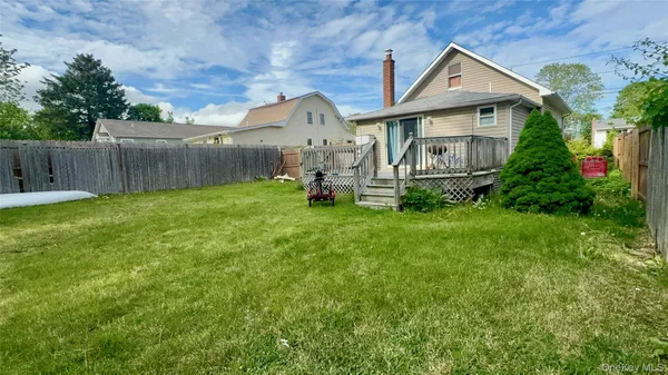 $549,500 | 519 Sweezy Avenue, Riverhead, NY 11901