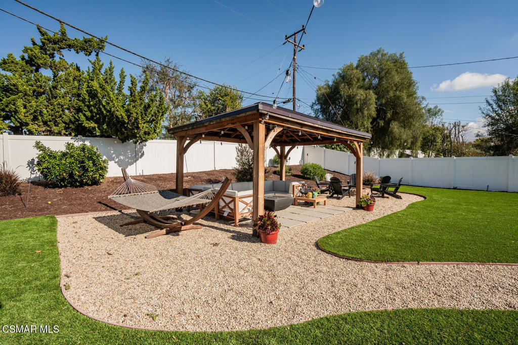 807 Briarcliff Road Thousand Oaks, CA 91360 - Photo 23 of 28 a view of a backyard with sitting area