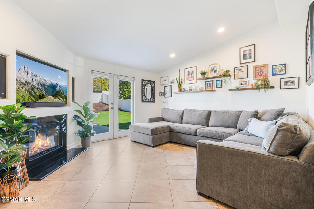 807 Briarcliff Road Thousand Oaks, CA 91360 - Photo 7 of 28 a living room with furniture and a fireplace