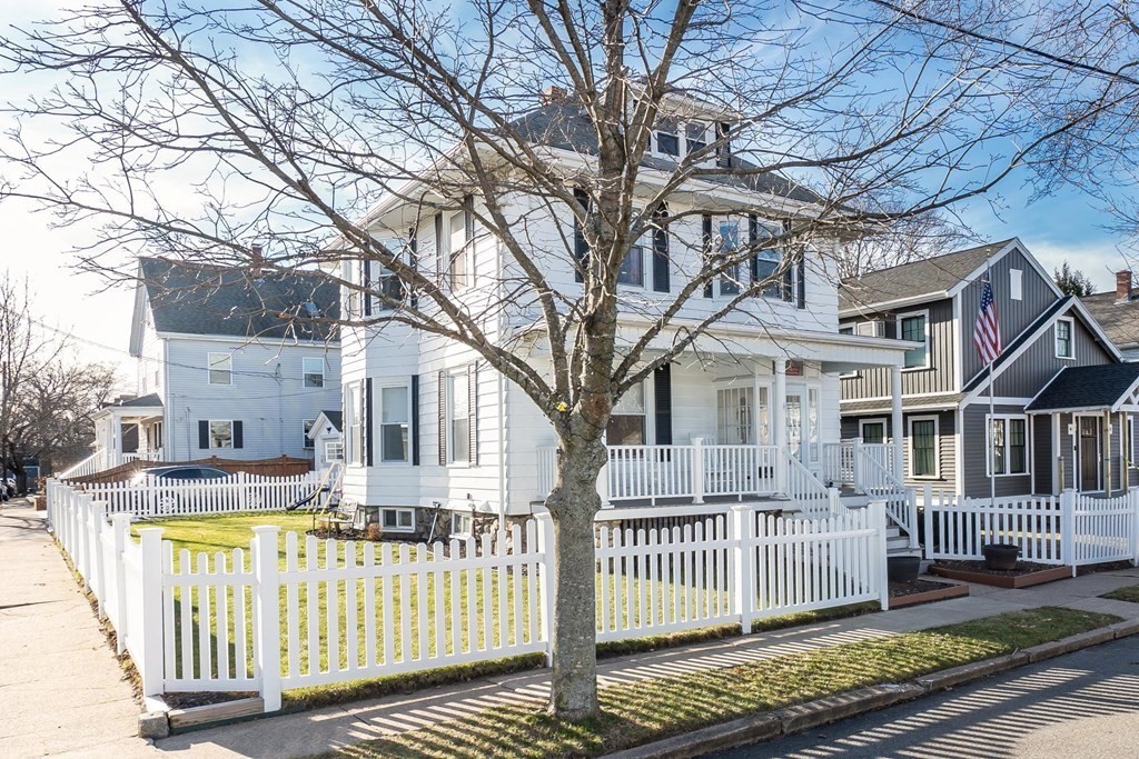 48 Ellsworth Road Peabody, MA 01960 - Photo 3 of 35 Gallery Image 3