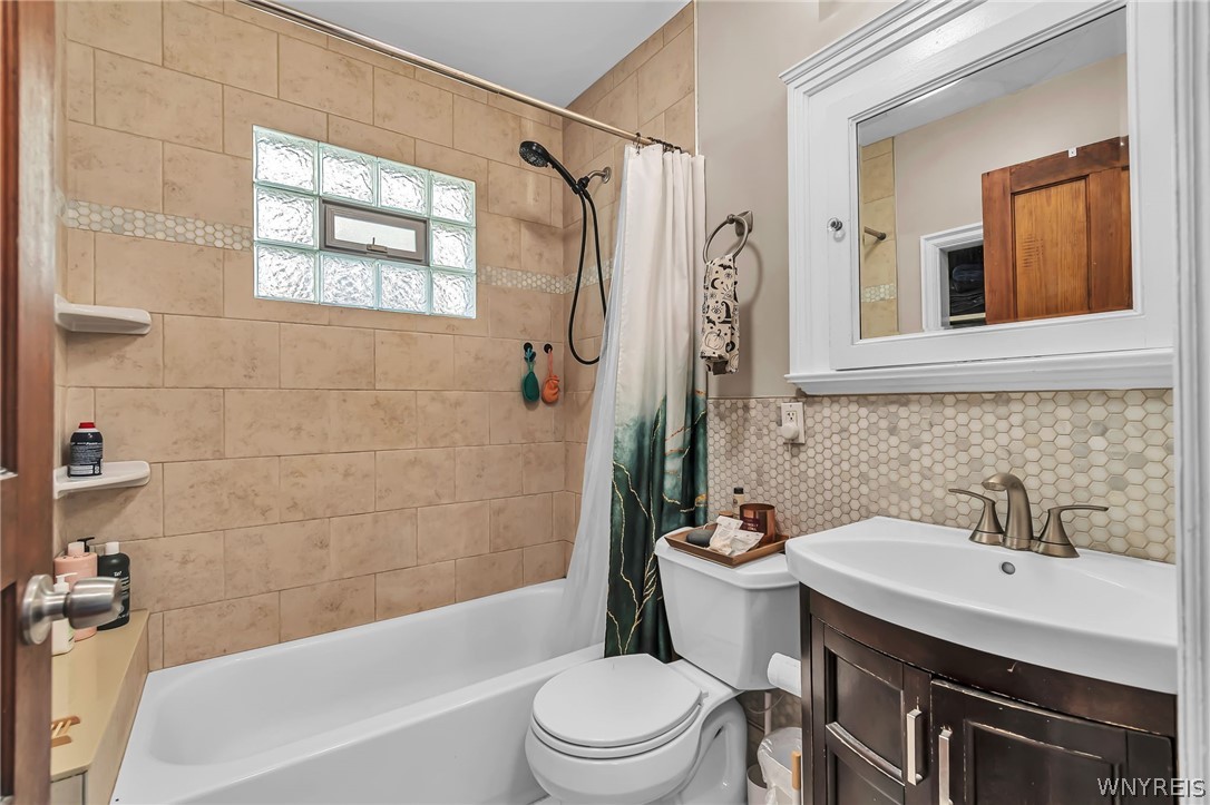 11 15th Street Buffalo, NY 14213 - Photo 28 of 35 Upper bath has been renovated as well