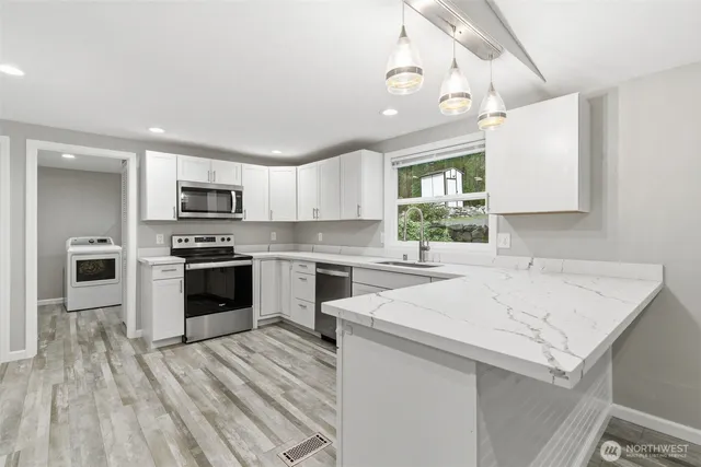 $629,999 | 12520 Lindi Lane Southwest, Port Orchard, WA 98367